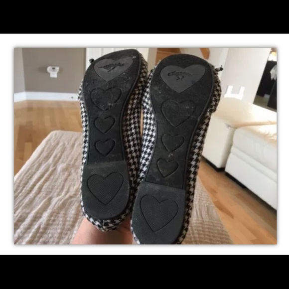 Black White shoes - Size 6 - Picture 3 of 3